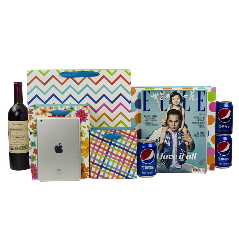 Custom design luxury gift packaging kraft paper carry die cut handle shopping bag with your own logo 