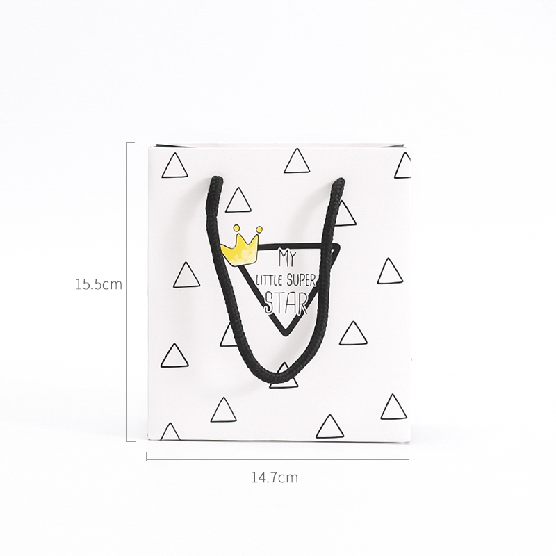 Custom different patterns and sizes gift paper bag with low price 