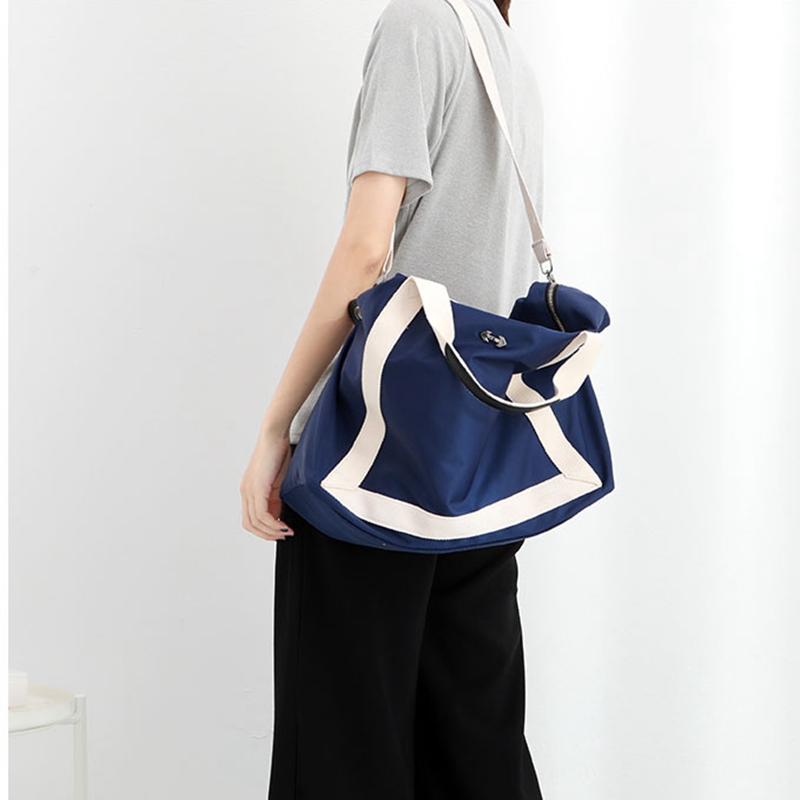 Fashion simple ladies black and white stitching shoulder baggage bag fitness bag travel tote bag