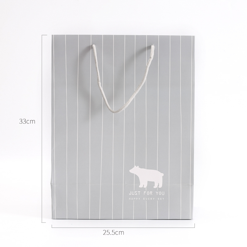 Custom different patterns and sizes gift paper bag with low price 
