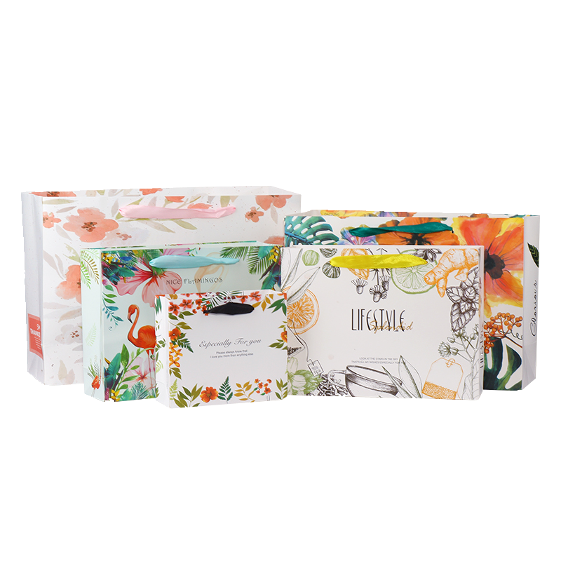 High-end new design beautiful and durable women kraft paper bag for market