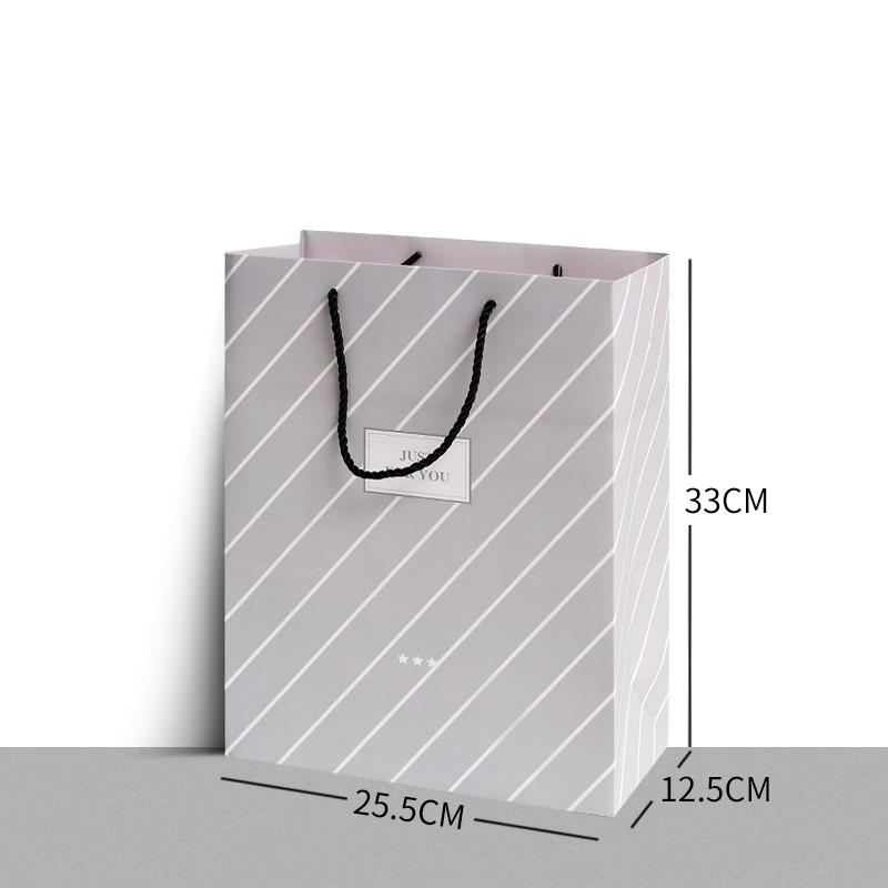 Wholesale luxury custom printed paper gift shopping retail bags with logo and handles