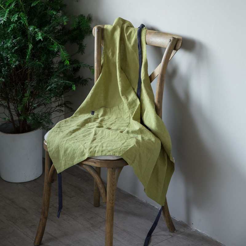 Simple comfortable linen apron for women 