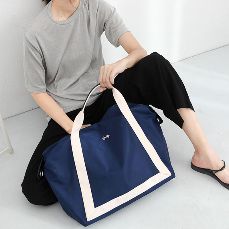 Fashion simple ladies black and white stitching shoulder baggage bag fitness bag travel tote bag