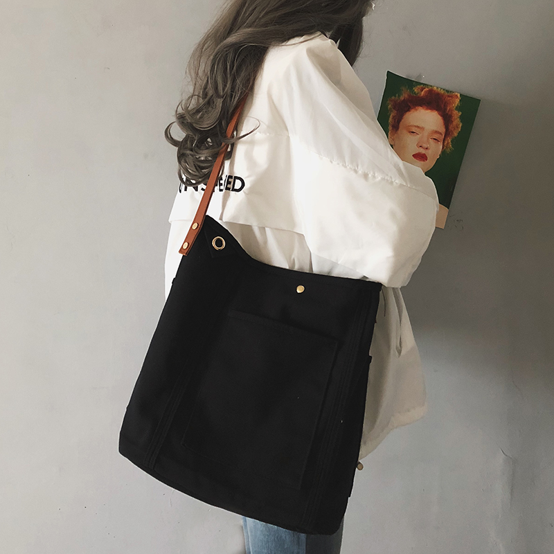 New style large capacity fashion eco friendly portable canvas messenger bag with leather strap