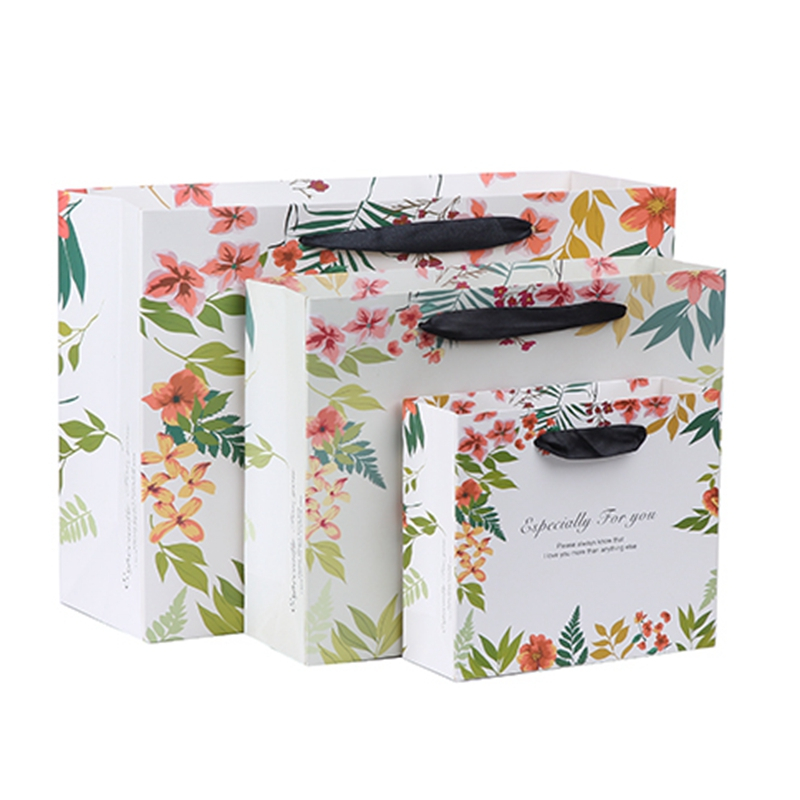 High-end new design beautiful and durable women kraft paper bag for market