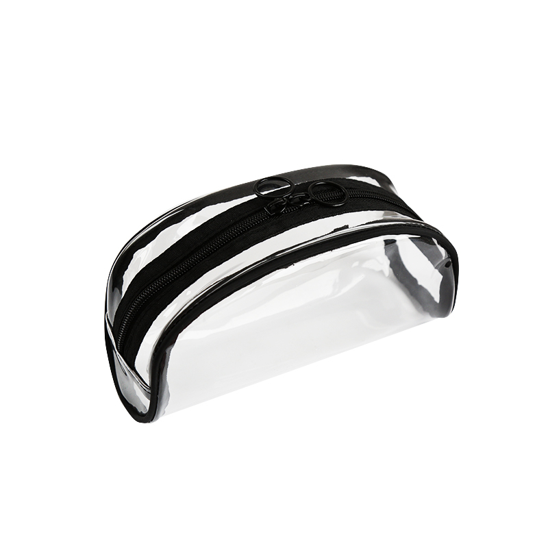 Customized in a variety of sizes and shapes transparent waterproof zipper bag travel storage pvc wash bag