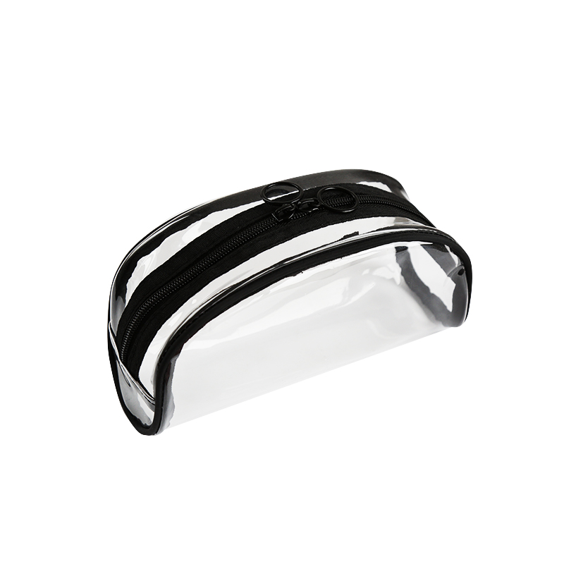 Customized in a variety of sizes and shapes transparent waterproof zipper bag travel storage pvc wash bag
