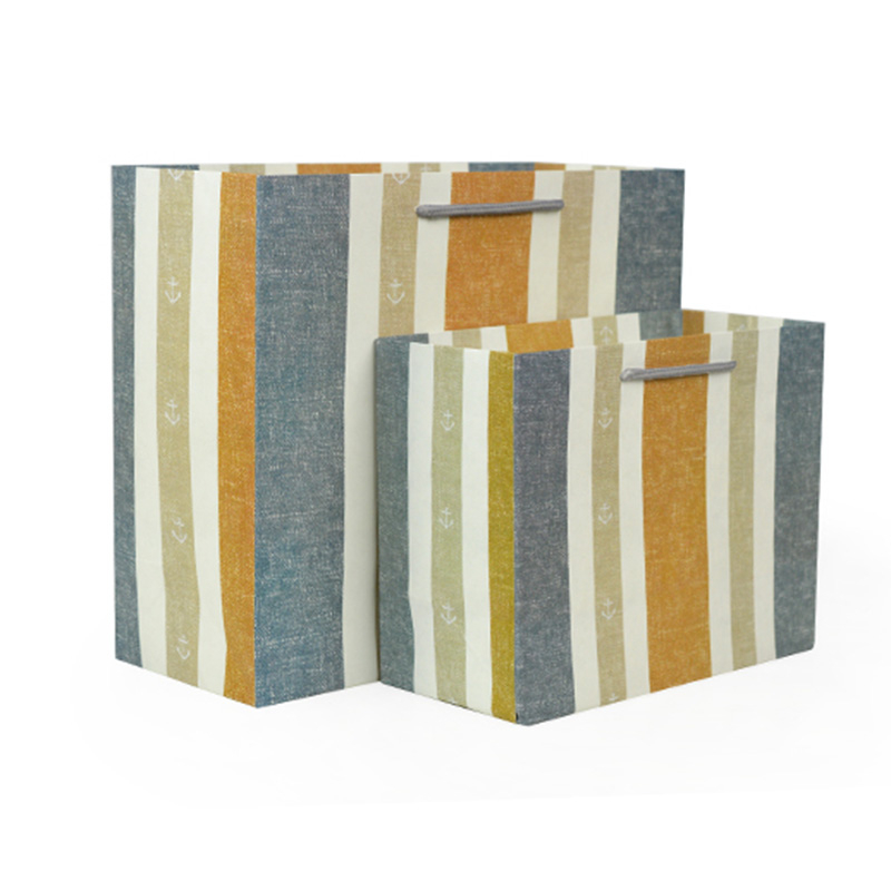 Wholesale custom logo printed retail paper shopping bag with handle