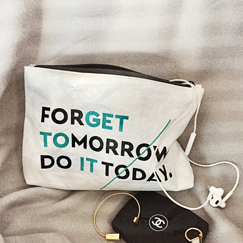 Simple tyvek paper small waterproof storage travel wash bag makeup handbag