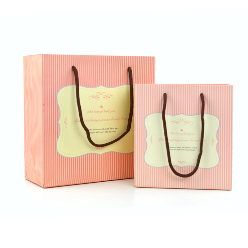 Customize different sized cheap gift art paper bag with gold hot stamping logo and ribbon