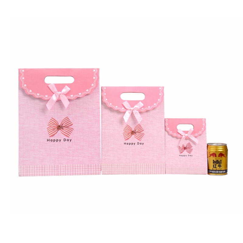 China wholesale decorative luxury recyclable fashion gift paper bags with your own logo