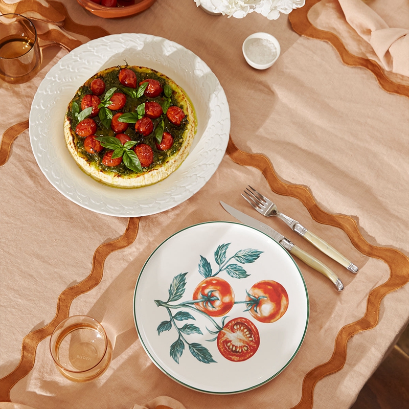 Top quality high end unique design exquisite 100% linen scalloped cloth napkins for restaurant 