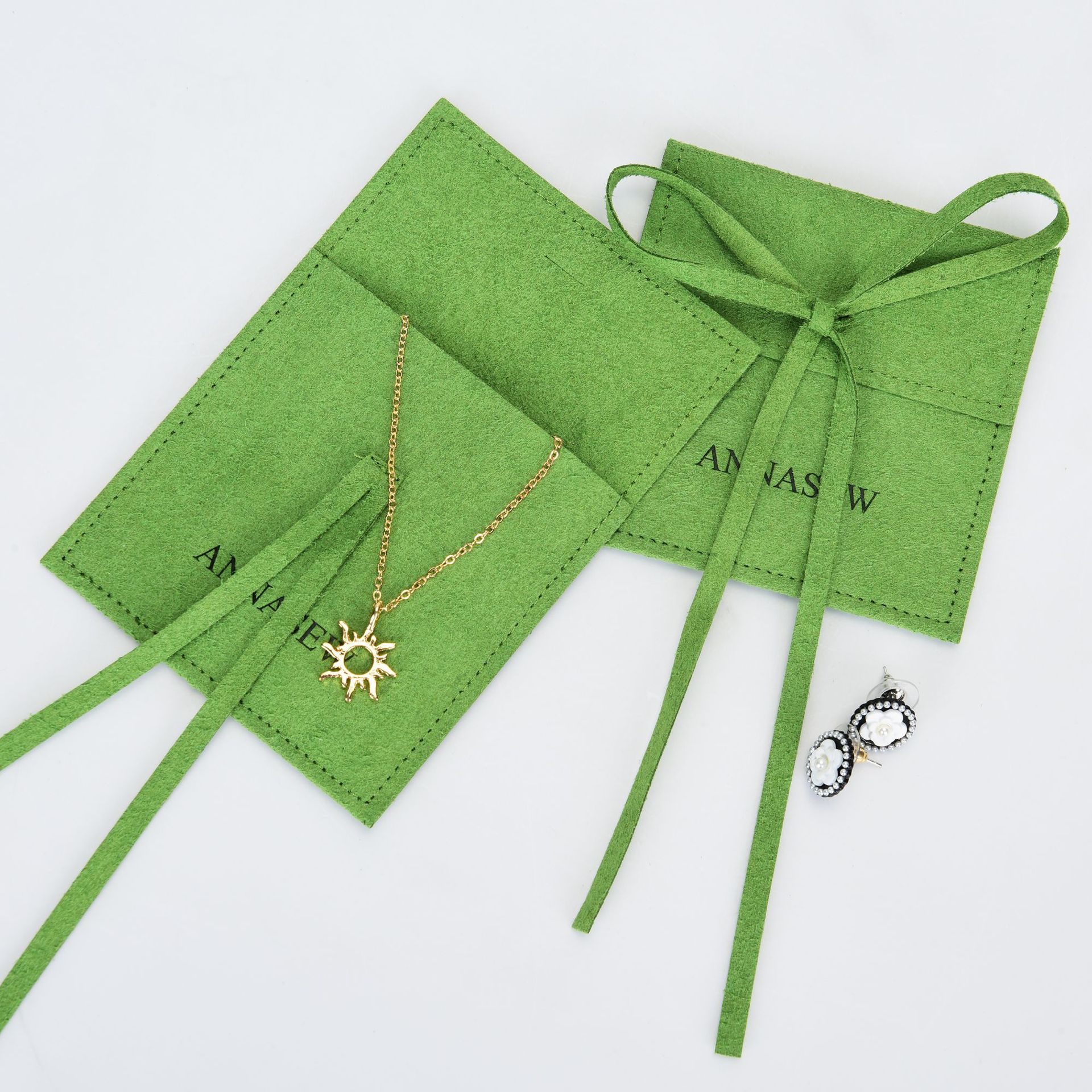 Wholesale Green Microfiber Jewelry Pouch Fashional Custom Logo Jewelry Packaging with Different Style 
