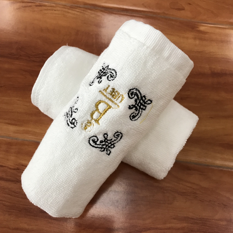 200 pcs stock goods 100% cotton two color embroidery 32x32cm white hotel face towel