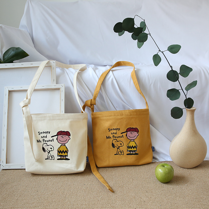  2019 new simple children's fun canvas small Messenger bag adjustable shoulder strap shoulder bag