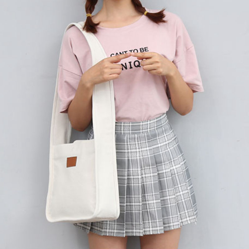 Japan and South Korea new ins messenger bag light retro diagonal cross-package simple personality literary student shoulder canvas bag