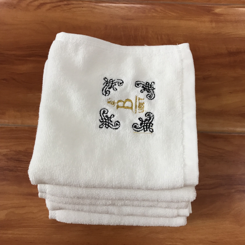 200 pcs stock goods 100% cotton two color embroidery 32x32cm white hotel face towel