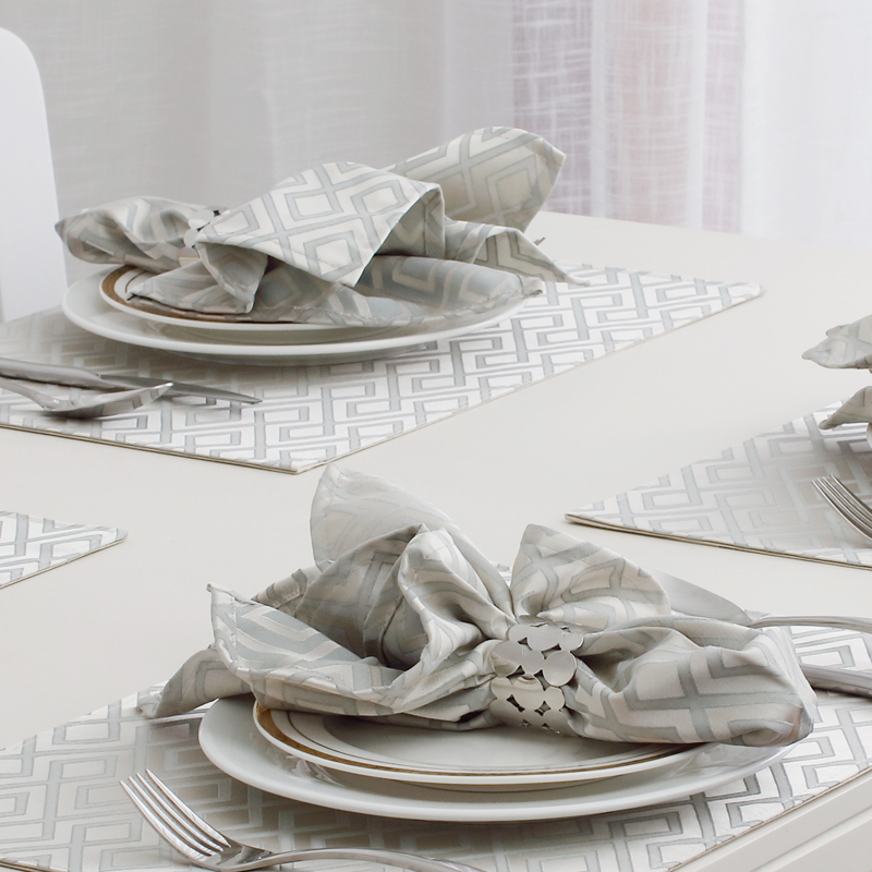 High-quality eco-friendly breathable soft cotton satin napkins are custom-made for hotels western restaurants