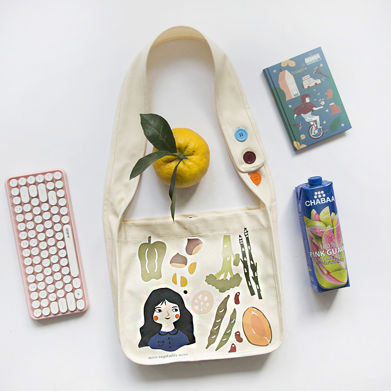 Cartoon funny logo printed custom eco friendly breathable 16oz cotton canvas messenger bag