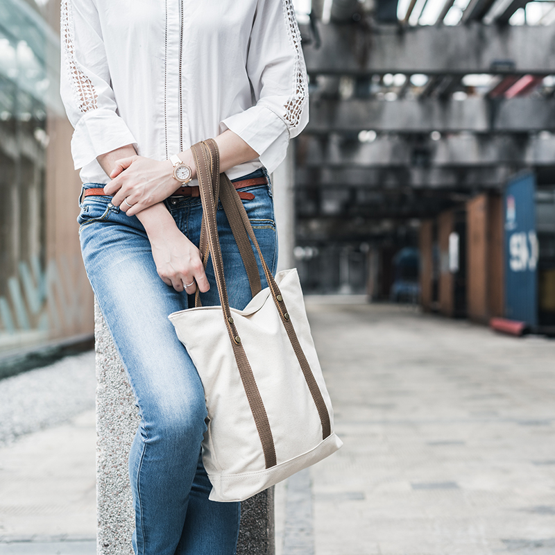 Fashion quality high-grade eco friendly breathable reusable canvas material casual sports ladies handbag