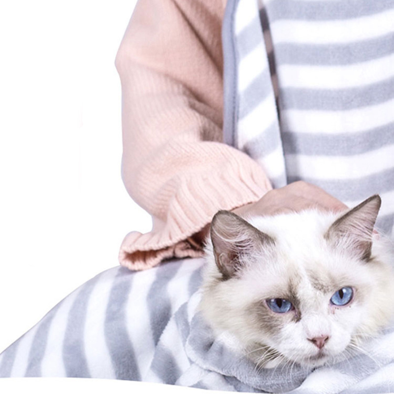 Pet chest holding cat anti-hair apron out portable cat bag clothes apron