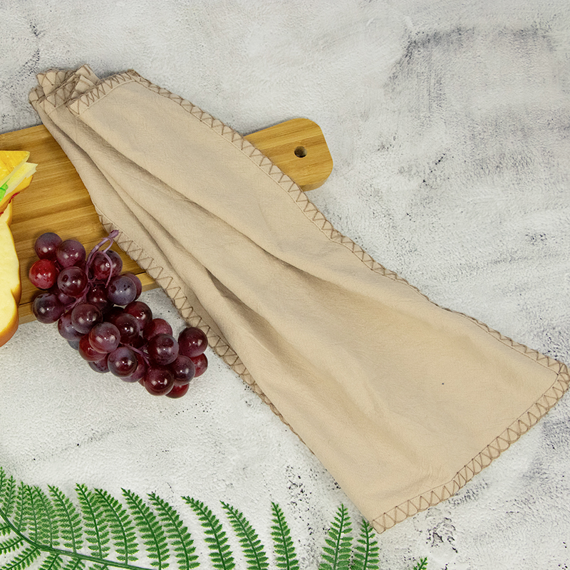 dinner napkins (2)