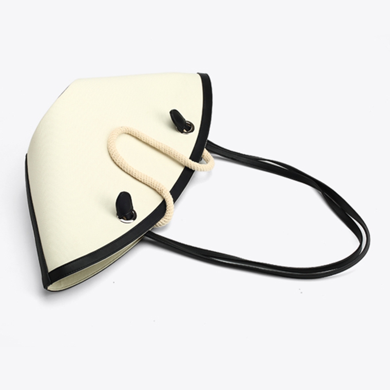 New 2019 bump color black and white atmospheric fashion large capacity canvas shoulder bag crossbody bag