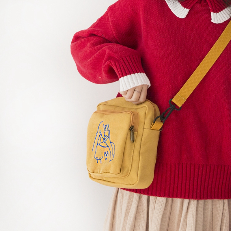 Japanese and Korean literary fresh student embroidery canvas messenger bag