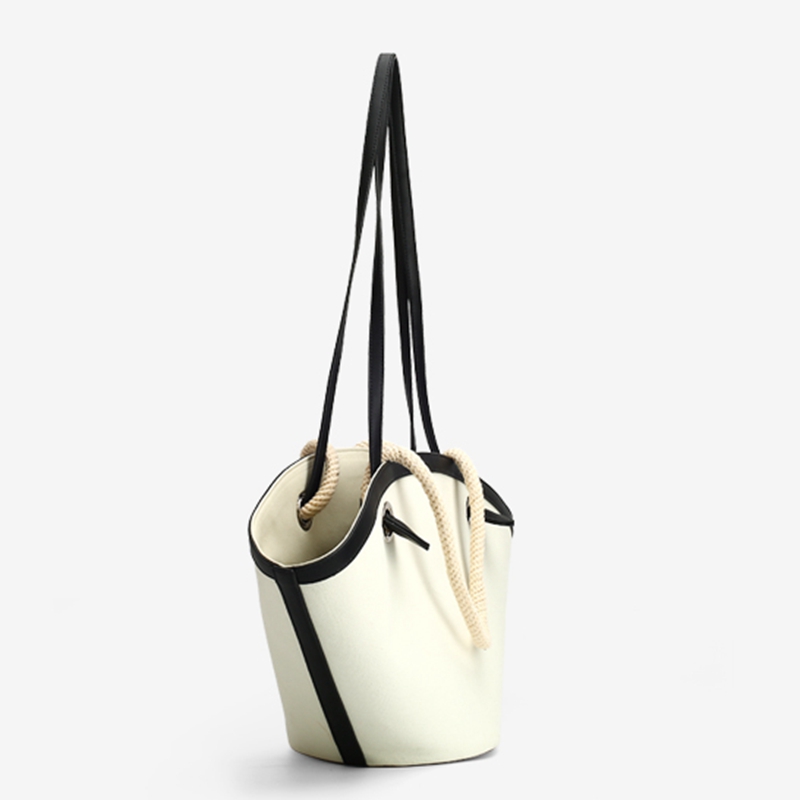 New 2019 bump color black and white atmospheric fashion large capacity canvas shoulder bag crossbody bag