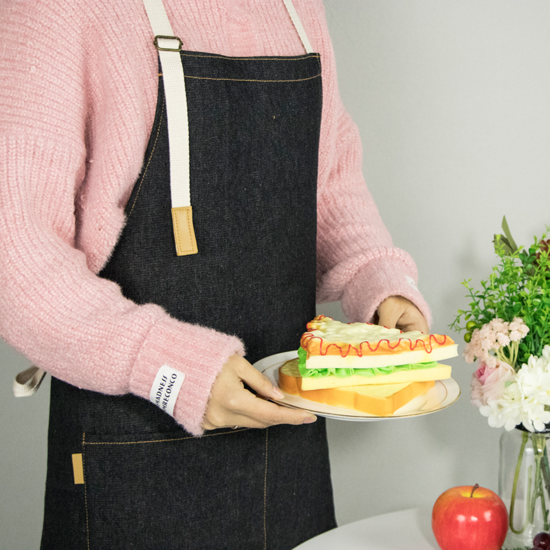Hang-neck adjustable denim canvas apron with two pockets design